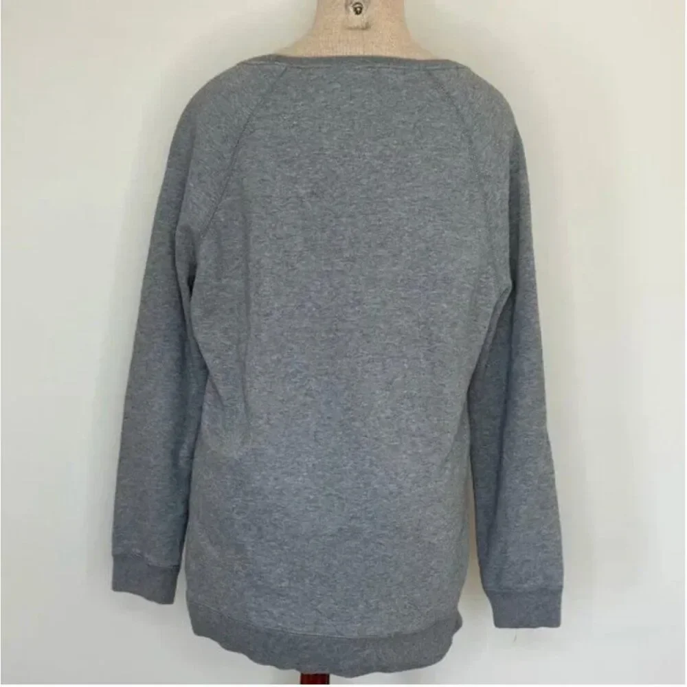 Nike Fleece Crewneck Sweatshirt with Nike Spellout and Swoosh Logo Size Medium
